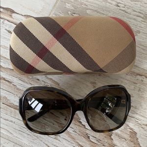 Burberry Ladies Sunglasses Tortoise